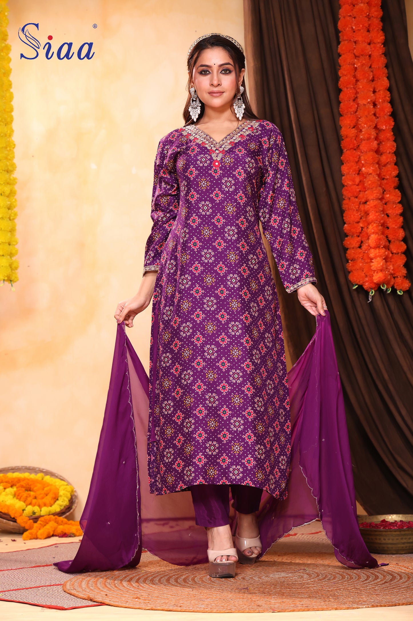 PF8351 - , , Bandhej Ethnic Clothing Festive Collection Hand Embroidery Kurta Sets Printed Silk