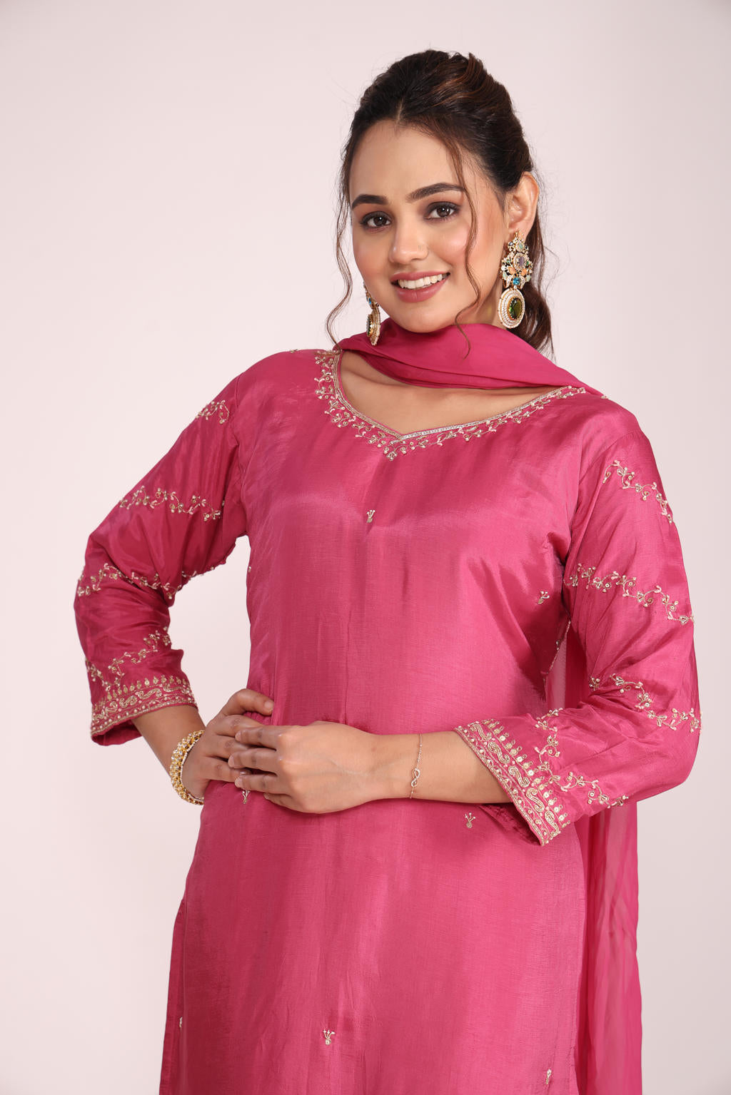 Magenta Organza Silk Kurti Set with Pant & Dupatta โ Hand Embroidery, 3 Pc