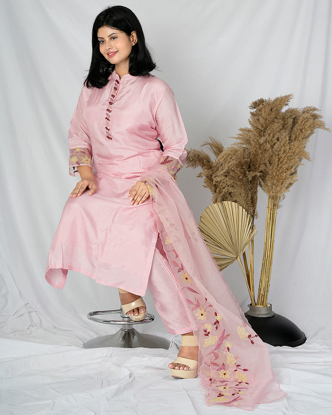 PF7282 Pink Kurtis Ethnic Clothing Hand Embroidery Kurta Sets Silk