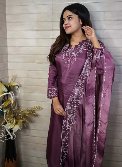 PF7524 Onion Kurtis Ethnic Clothing Hand Embroidery Kurta Sets Silk Tie-Dye