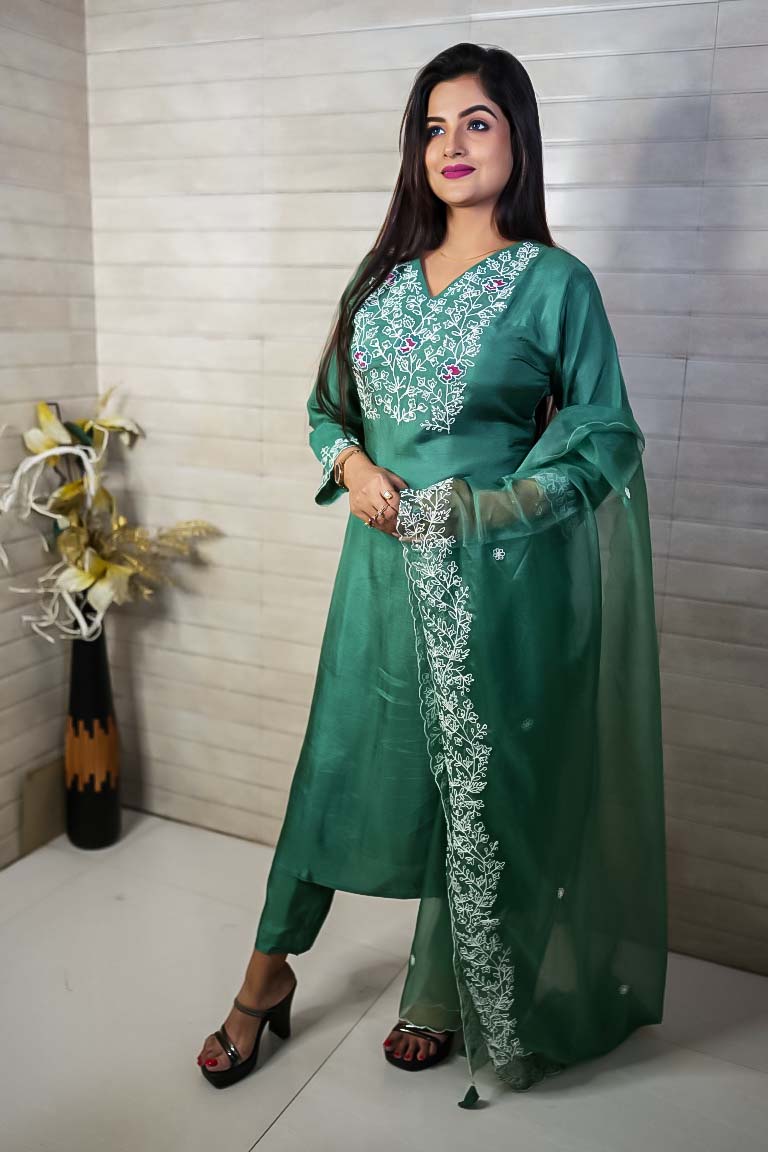 PF7604 Kurtis Ethnic Clothing Hand Embroidery Kurta Sets Silk