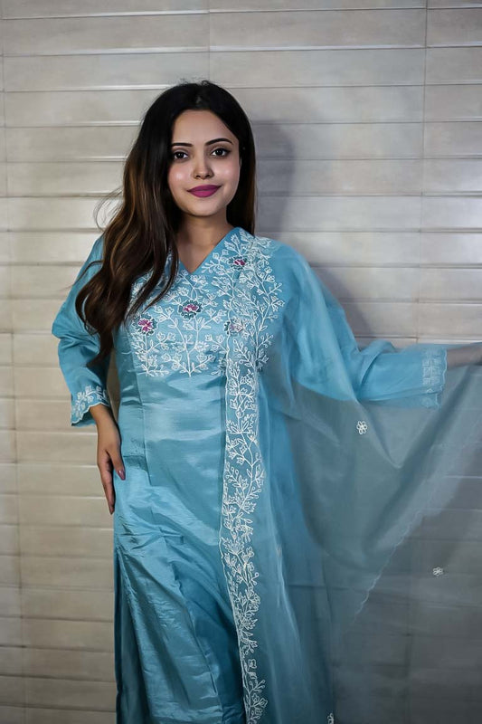 PF7604 Kurtis Ethnic Clothing Hand Embroidery Kurta Sets Silk