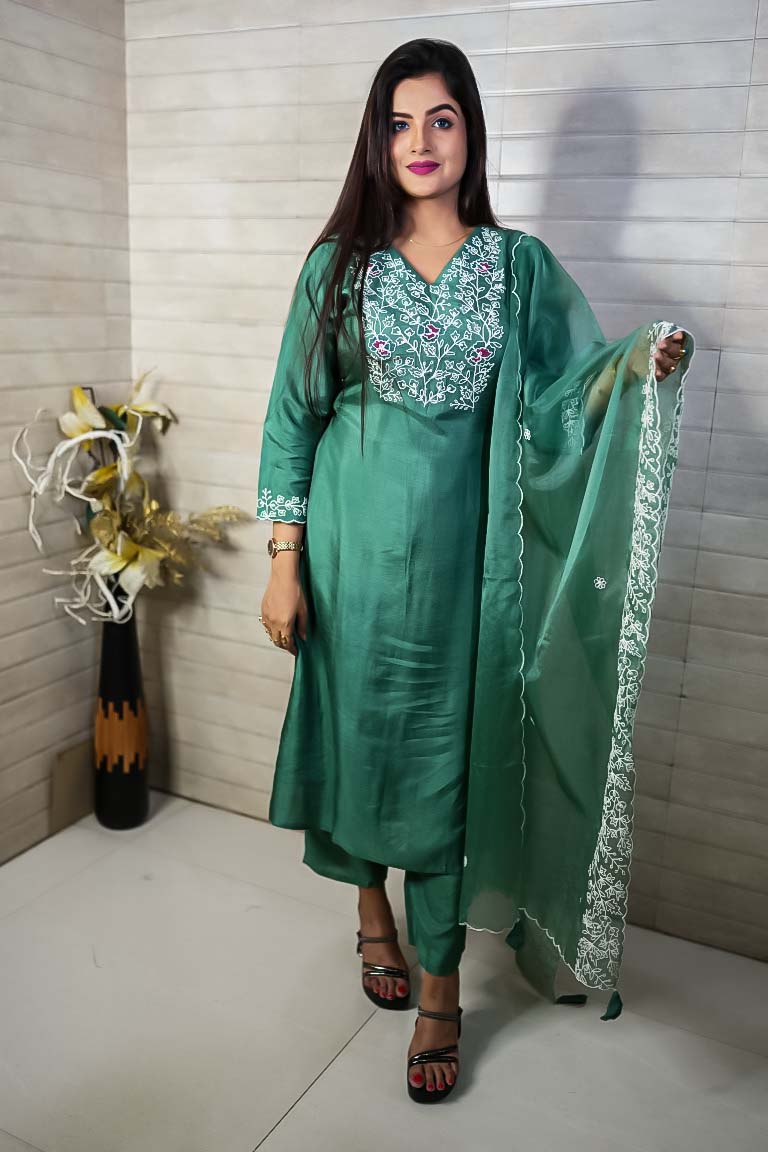 PF7604 Kurtis Ethnic Clothing Hand Embroidery Kurta Sets Silk