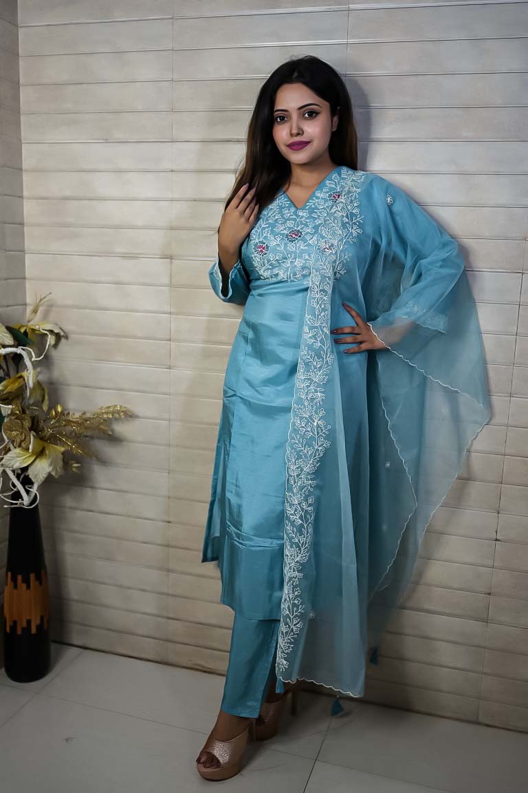 PF7604 Kurtis Ethnic Clothing Hand Embroidery Kurta Sets Silk